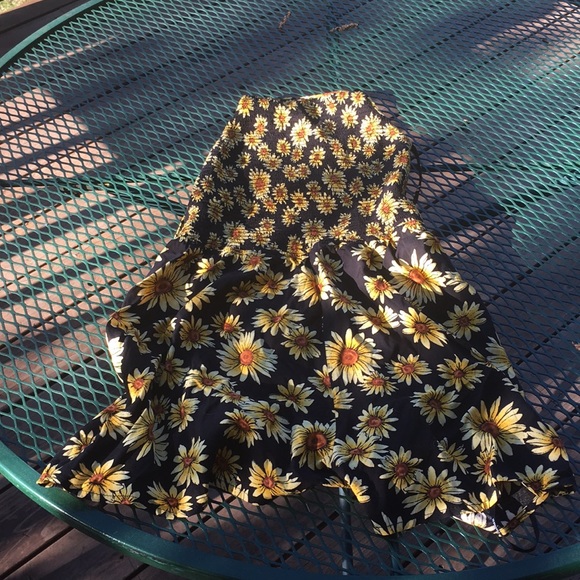 Forever 21 Sunflower floral romper - Picture 5 of 5